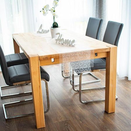 Ferienwohnung Am Schlosspark Ebersdorf  Dış mekan fotoğraf